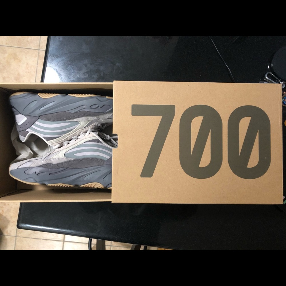 Yeezy 700 V2 “Tephra”  *USED*